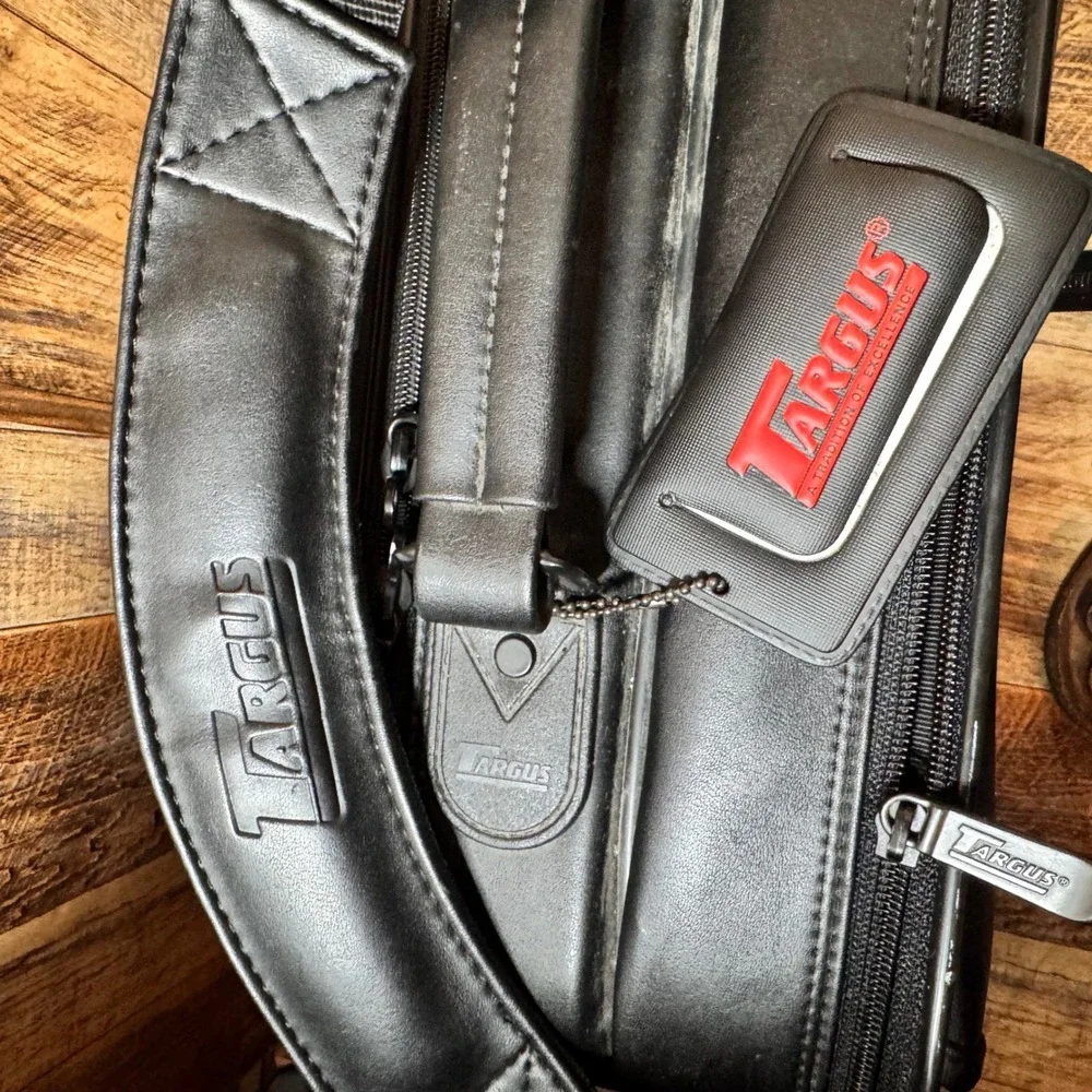 Targus Black Leather Laptop Bag Briefcase Messenger‎ Shoulder Strap Travel